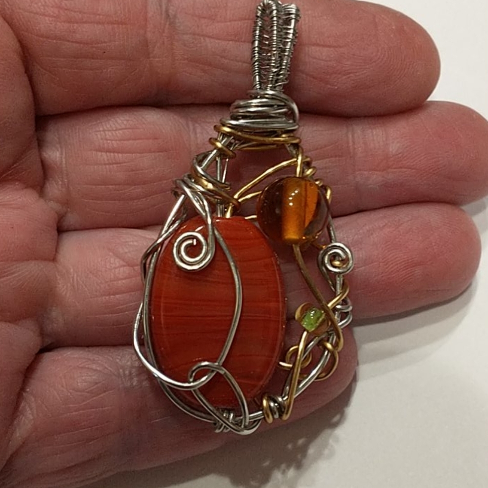 🇨🇦 Wire Wrapped Pendant - Picture 4 of 4